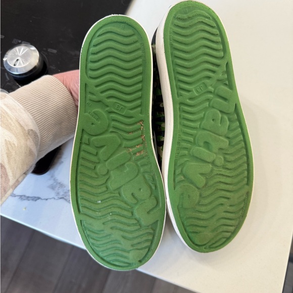 NATIVE Green Cream Camo Print Jefferson Slip On Water Shoes Size 3 Big Kid - Picture 2 of 6